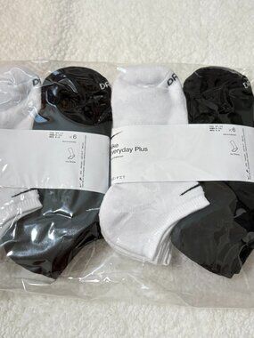 Nike Everyday Plus Dri-Fit NWT No Show Sock 12 pack in Size M(m:6-8,w:6-10)